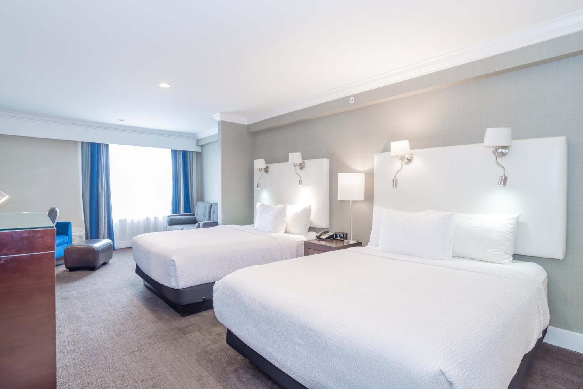 Sandman Hotel Abbotsford Airport Экстерьер фото