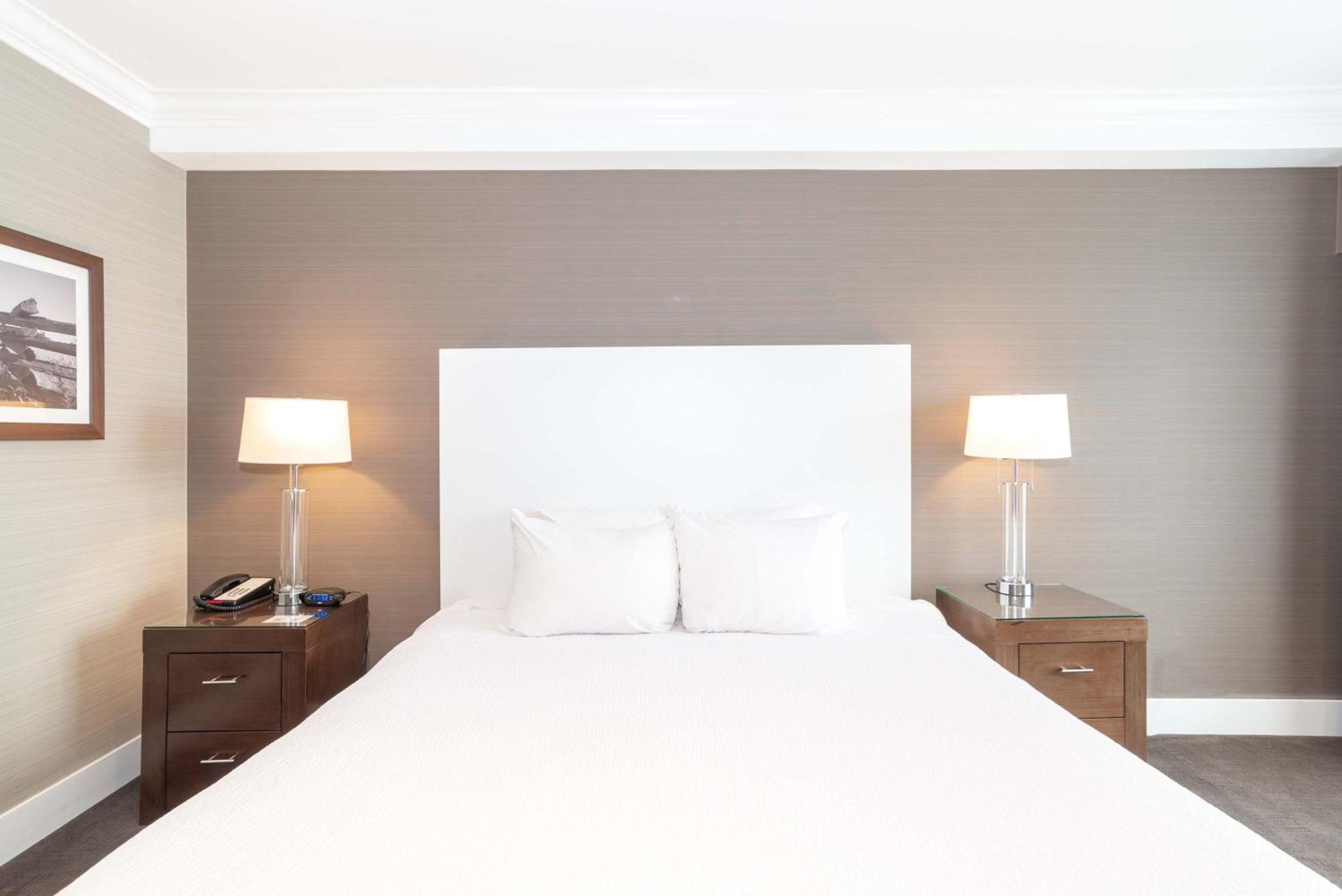 Sandman Hotel Abbotsford Airport Экстерьер фото
