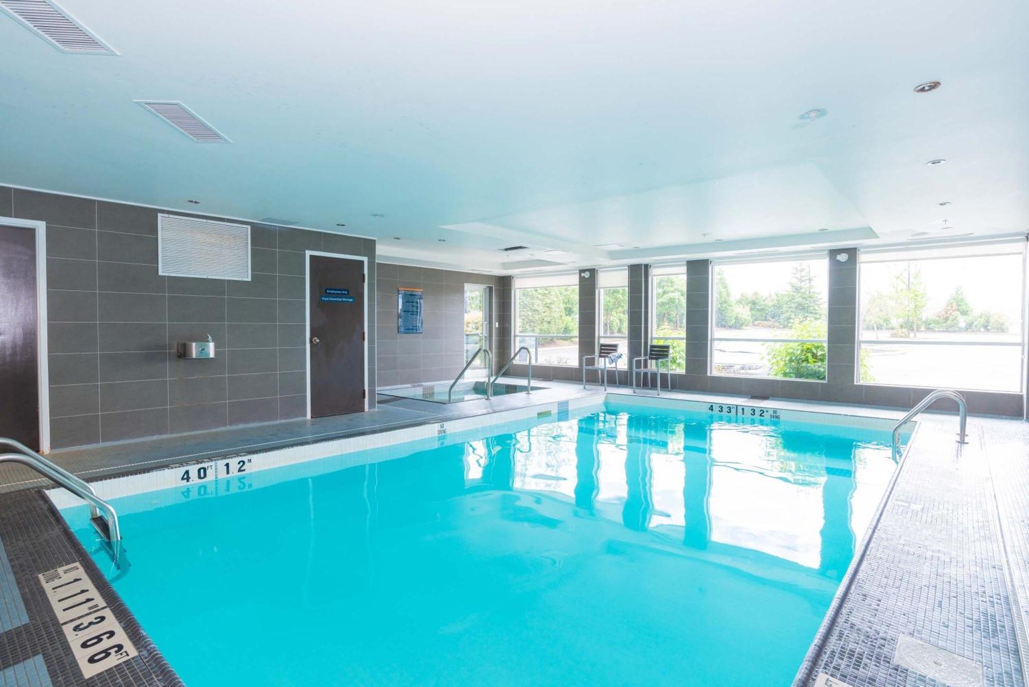 Sandman Hotel Abbotsford Airport Экстерьер фото